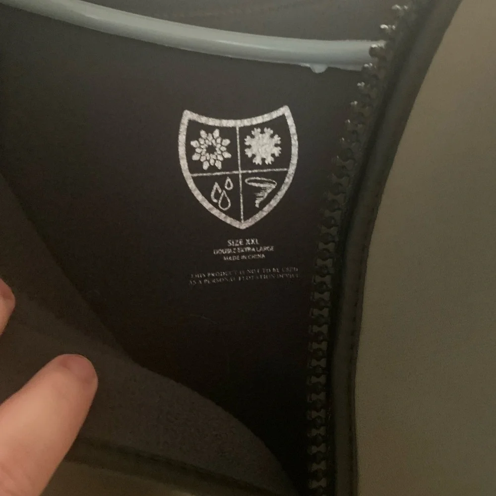 Storm R coat - Picture 2 of 6